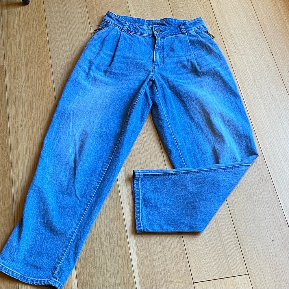 Baggy light blue jeans